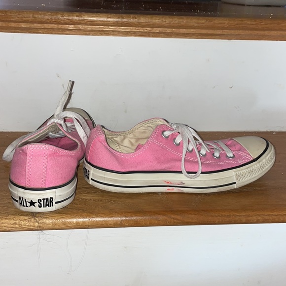 Pink Converse - Picture 3 of 3